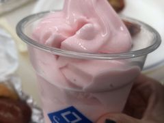 草莓酸奶冰淇淋-山姆餐吧(山姆会员商店店)
