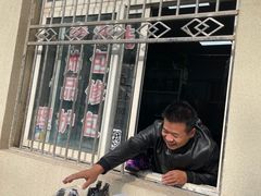 -京伟修鞋洗鞋奢侈品皮具护理店