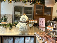 -VERIE BAKEHOUSE