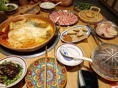 -洱火云南酸菜牛肉火锅(石景山当代商城店)