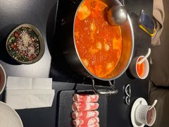 -鲜入唯煮·港式海鲜牛肉火锅(金宝街店)