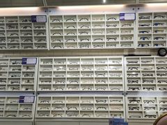 -诺柯视眼镜-蔡司依视路官方工厂店(淞南一店)