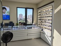 -潘多拉眼镜·蔡司依视路明月(潘家园店)