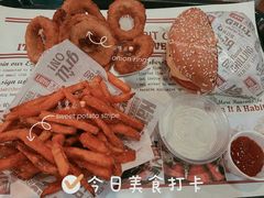 -The Habit Burger Grill 哈比特汉堡(世博店)
