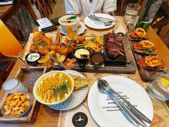 -Mark&Mars Restaurant