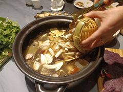 -慢丽江·云南野生菌土鸡锅(付家庄店)