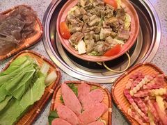-阿婆情腊排骨火锅(忠义店)