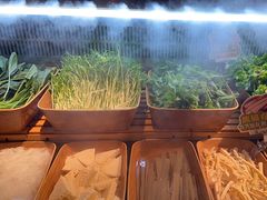 -牛YO寿喜烧·铁板烧和牛火锅自助(市府恒隆店)