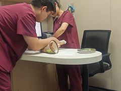 -瑞鹏宠物医院·爱宠堂·骨外专科(西荷分院)