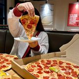 不是，谁教你这么做pizza的？😅