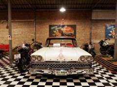 -席娜卡琳火车铁道夜市