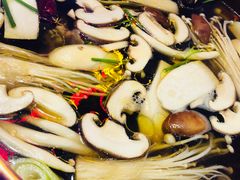 -三人行骨头王火锅(长寿店)