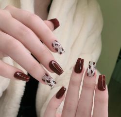 -桃色美甲沙龙