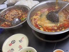 -周良天山牛杂城(天山路总店)