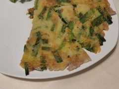 金钩韭菜煎鱼饼-广东胜利宾馆西关粤中餐厅