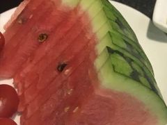 小姐姐端的西瓜-椒王火锅(厚街万达店)