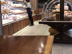 面包甜点陈列柜-巴黎贝甜·生日蛋糕(杭州文二路店)