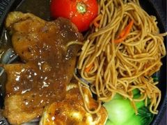 铁板猪扒+意粉-兄弟尚品星派休闲茶餐厅
