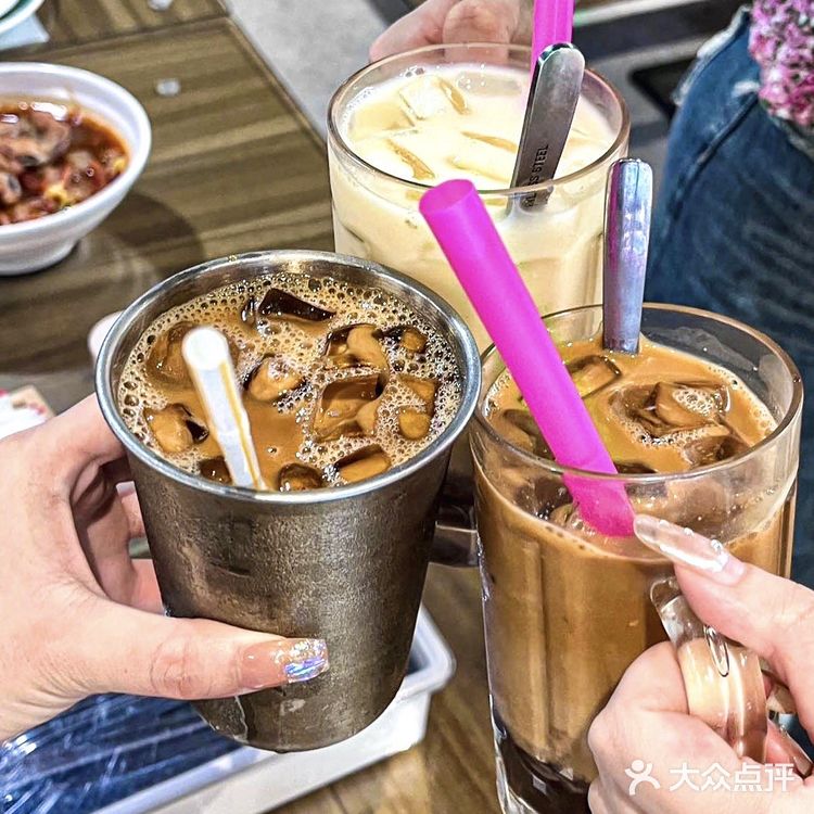 澳门美食🇲🇴｜爱惨了这家特色茶餐厅，扶墙出