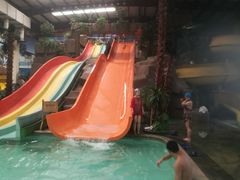 环境好，但是带小孩不让带儿童食品有点儿太霸道了-南宫温泉水世界