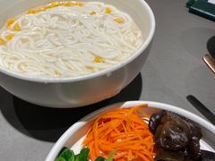 云南过桥米线-云海肴·汽锅鸡·云南菜(高德置地店)