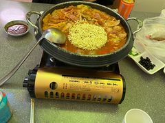 -豚妈妈汤饭·部队锅(南京东路店)