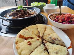 -大众跷脚牛肉馆·非遗传承单位(峨眉山店)