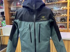 -莱靓奢侈品洗护改衣店(新世界百货崇文店)