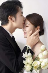 -雪中彩影婚纱摄影·微光艺术中心