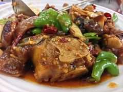 -丹水桥地锅鱼·翘嘴鲌·地方特色全鱼宴(丹江口大坝店)