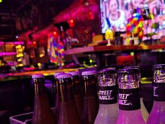 -喜鹊音乐酒馆(西街店)