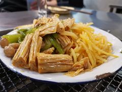-马路牙子烧烤音乐酒馆(望京店)