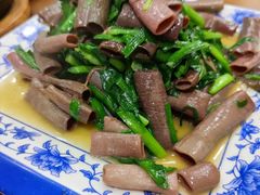 韭莱炒海肠-老东镇啤酒屋海鲜加工·蒸汽海鲜·海鲜烧烤(台东店)