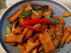 腊八蒜炒杏鲍菇-新加坡瑞珍•海河观景餐厅