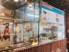 面包甜点陈列柜-崖口红树林海鲜餐厅
