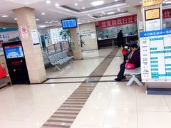 -上海大学附属上海和平眼科医院