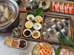 -围炉肉舍•炭烤活鳗•丹东海鲜烤肉(步行街店)