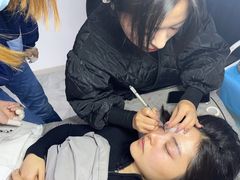 -群丽化妆摄影美甲纹绣培训学校