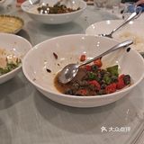 大圆桌下的友情时光