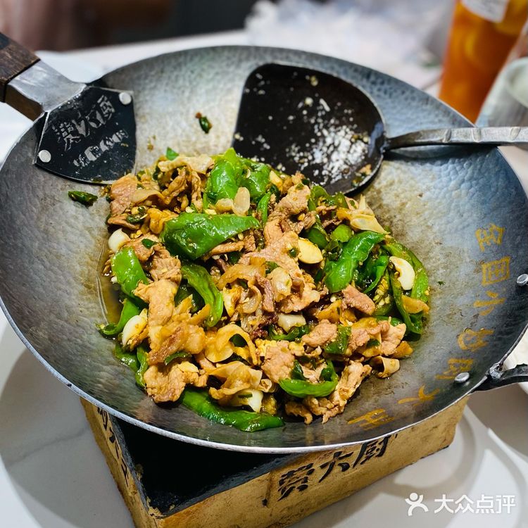长沙美食｜市中心人均50r就能吃的正宗湘菜小炒肉！