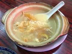 浓汤鸡煲花胶鱼翅-添發碗仔翅美食
