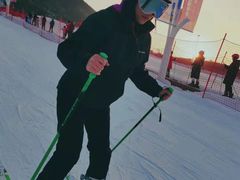 -荣盛康旅野三坡滑雪场