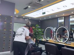 -藤野造型烫染·漂发