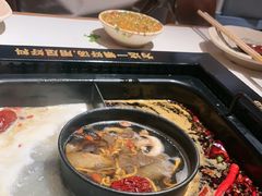 -老牌坊云南鱼豆花火锅(哈西万达店)