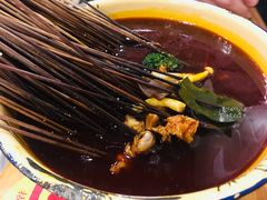 -拈签一笑黄牛肉辣卤串串
