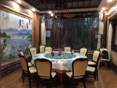 包厢-鹊华居·地道鲁菜·海鲜·融合味(大明湖店)