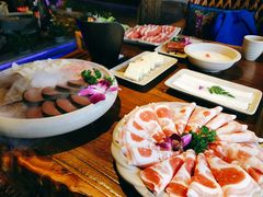 精选五花肉-东巴人鱼豆花火锅(幸福街店)