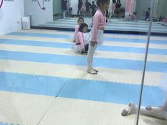-艺熠舞蹈口才主持表演艺术中心(爱琴海校区)