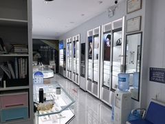-光明眼镜·蔡司授权(徐泾店)