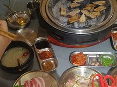 -围炉肉舍•炭烤活鳗•丹东海鲜烤肉(步行街店)